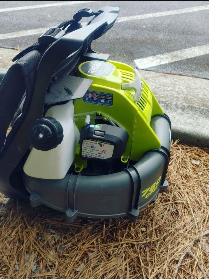Gas Backpack Leaf Blower