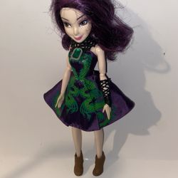 Disney Descendants mal doll 10"