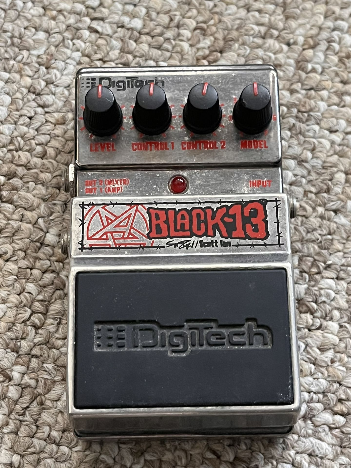 Digitech Black13 Scott Ian Distortion Pedal