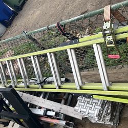 3 Escaleras de 28Ft. 36Ft. 40Ft. Fibra de vidrio Con extensiones para terrenos inestables