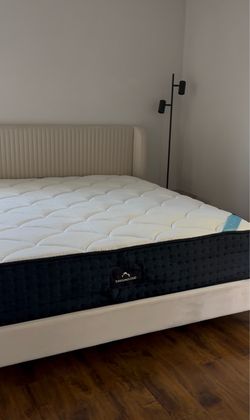 DreamCloud Premiere Hybrid Bed- King