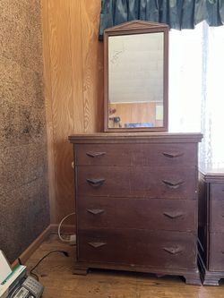 Antique Mahogany Twin Bedroom Set - 100+ Years Old 