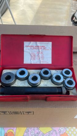 Bushing removing and inserting set