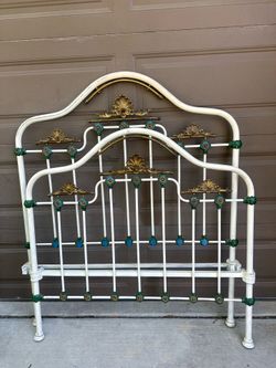 Vintage metal twin bed