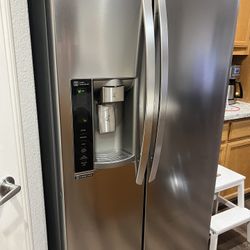 LG - 26.2 Cu. Ft. Side-by-Side Refrigerator with Thru-the-Door Ice and Water - Stainless steel