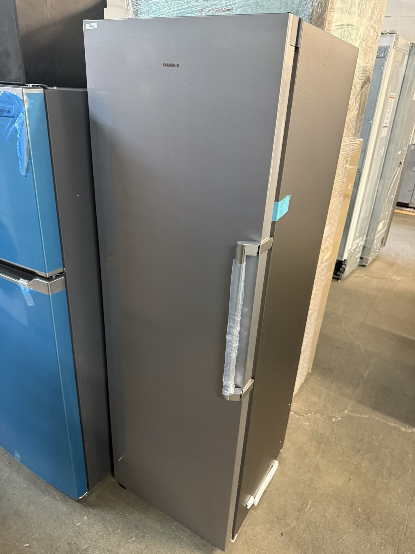 New Samsung - 11.4 cu. ft. Capacity Convertible Upright Freezer