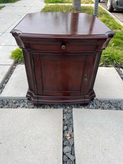 Night stand