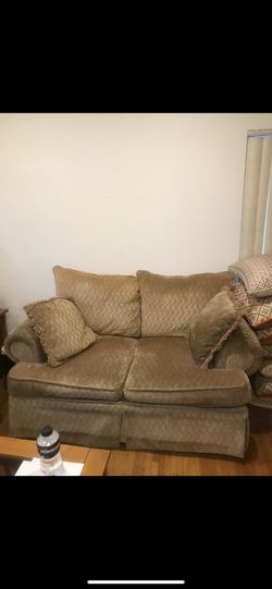 Great Condition Sofa And Loveseat Set