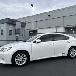 2014 LEXUS HYBRID $2.500 