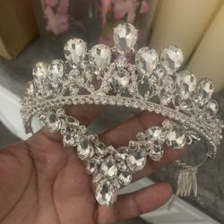 Quinceañera Crown & Matching Necklace 