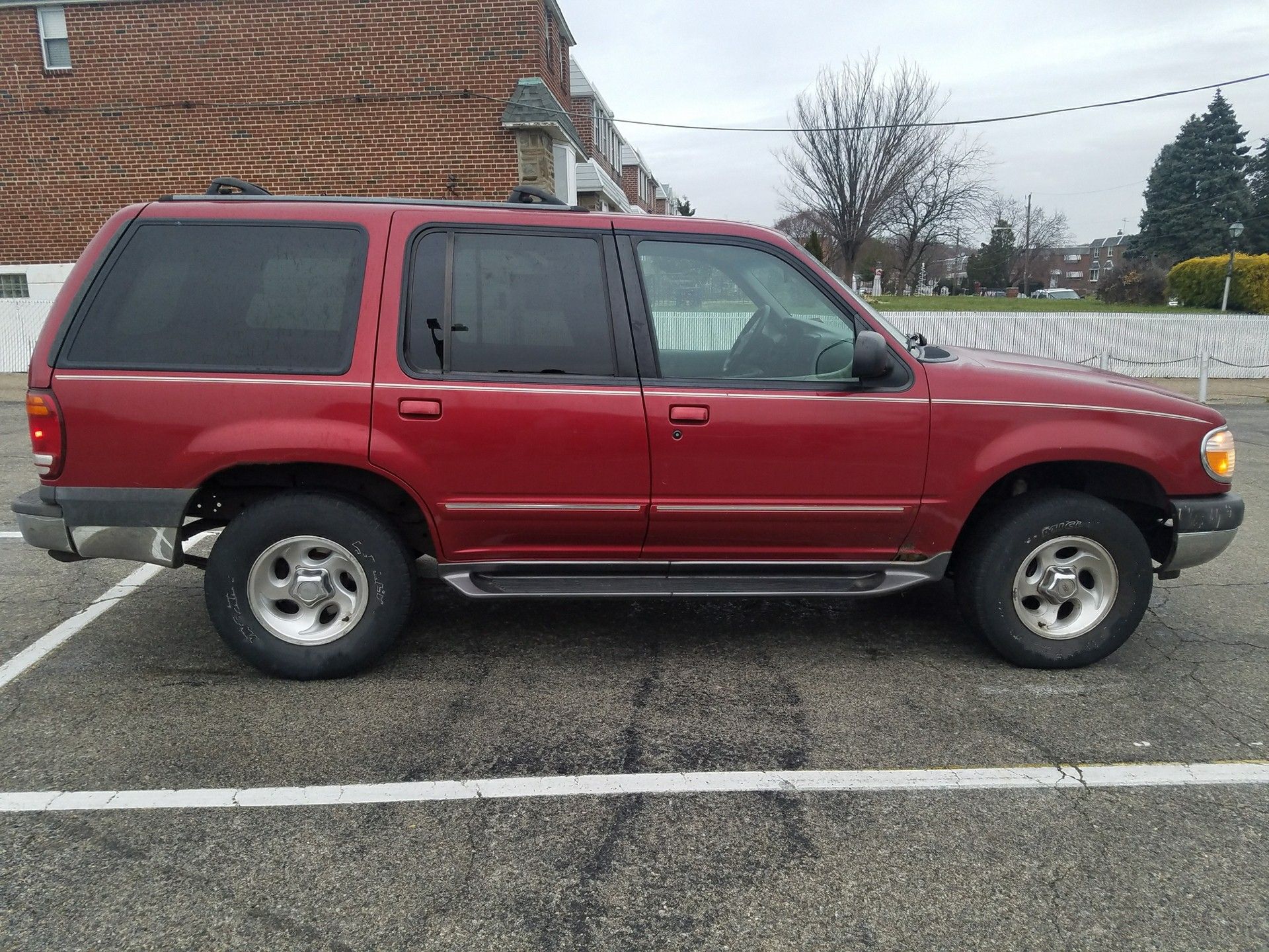 2000 Ford Explorer
