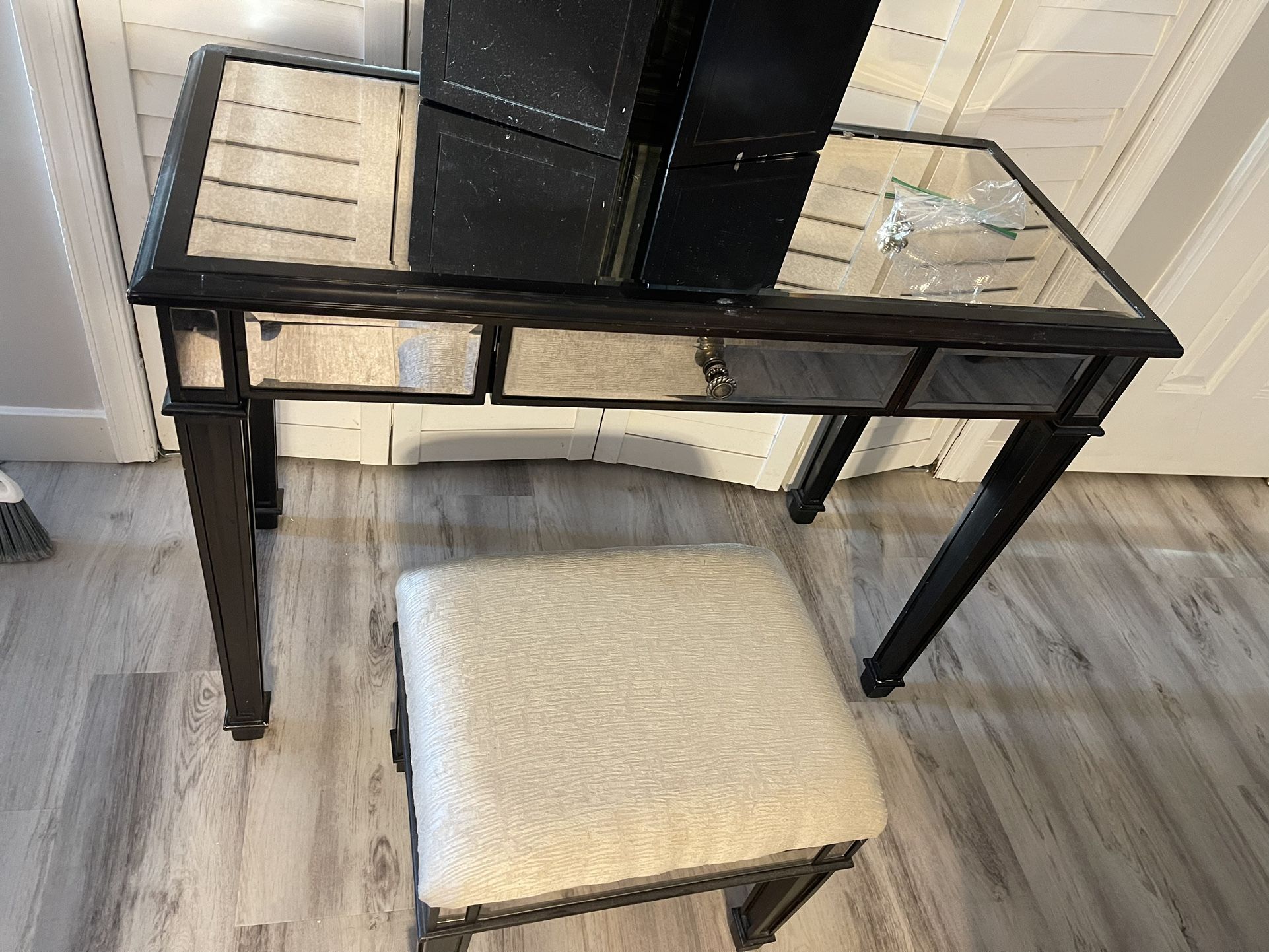 Pier 1 Hayworth Mirrored Vanity And Stool