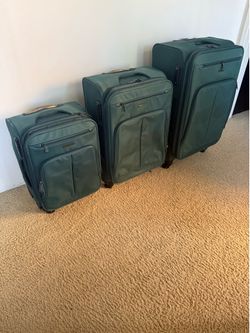 Luggage set