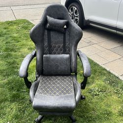 Dowinx gaming chair - must go today