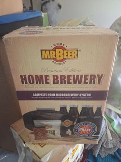 Mr. Beer Premium Edition Home Brewery Kit