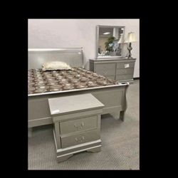 New 4pc Queen Bedroom Set