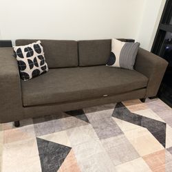 🛋️ Modern 3-Seater Sofa – Excellent Condition – $250 OBO (Denver 80205)