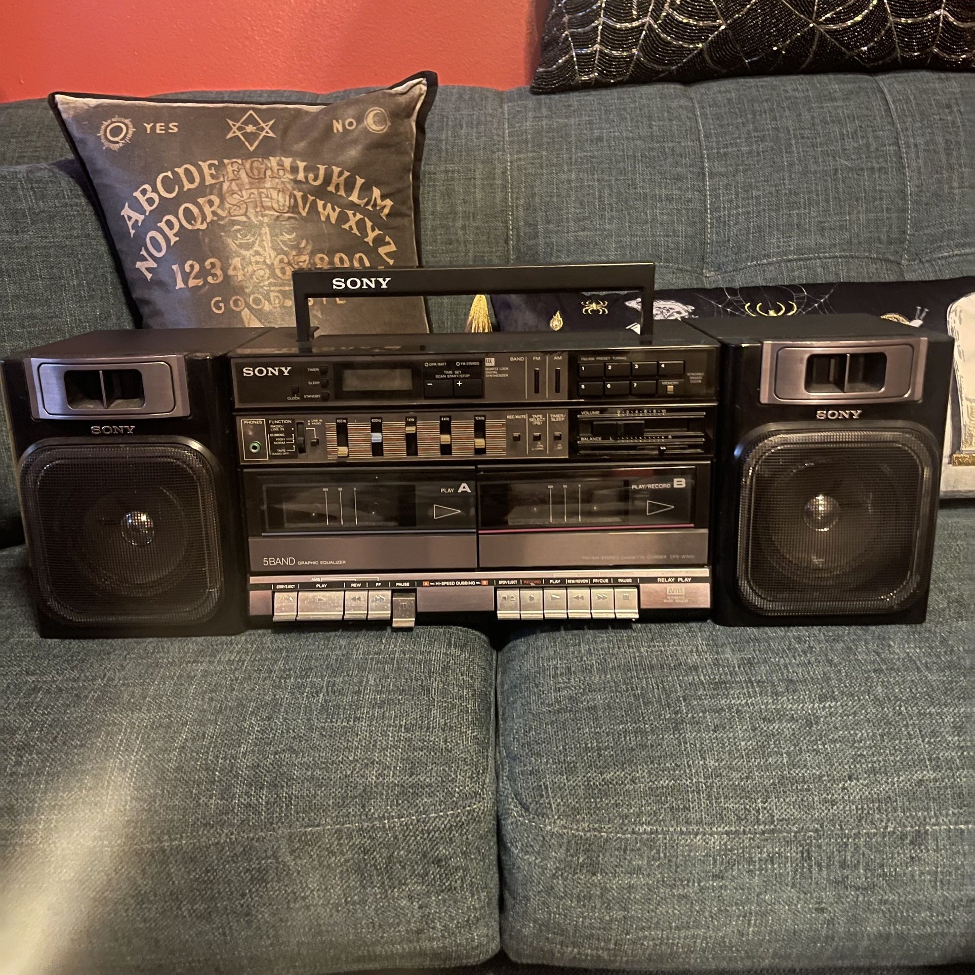 Vintage Sony CFS-W500 Boombox Cassette Player