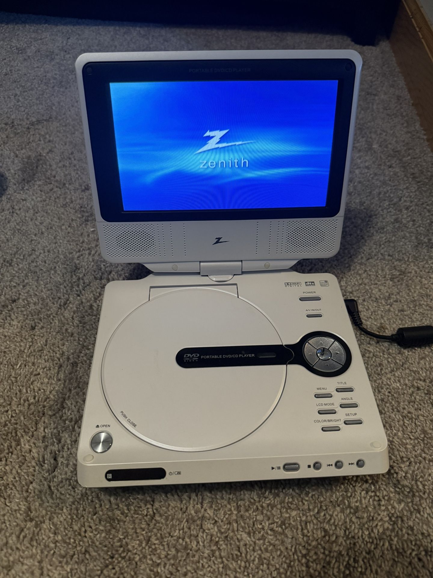 zenith portable dvd player w charger / no battery