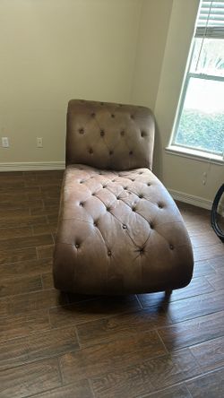 Weston Home Bowman Tufted Armless Chaise color brown