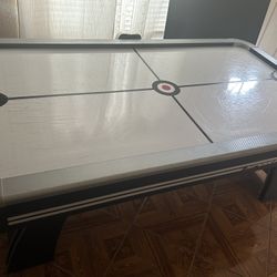 air hockey table 