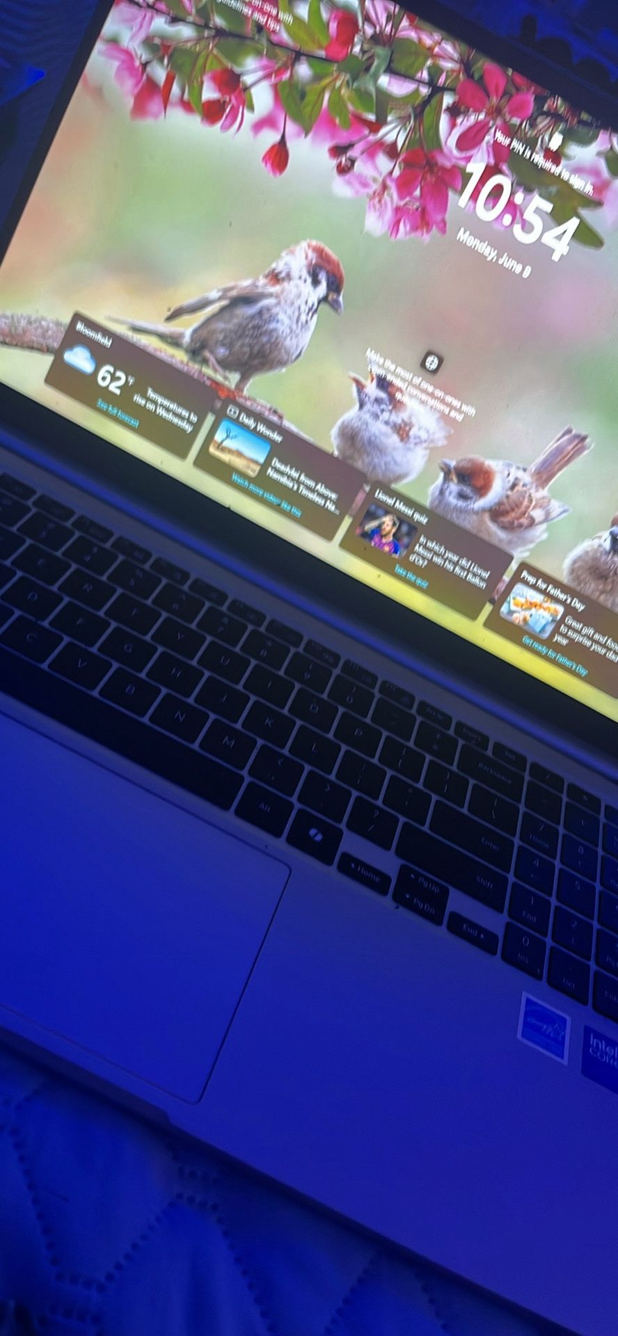 Samsung Book 4