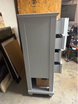4-Drawer Dresser with shelves & Storage