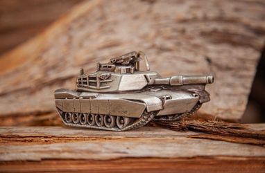 Vintage 1979 - Bergamot Brassworks ABRAMS ARMY TANK - BELT BUCKLE