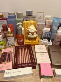 HUGE High-End Beauty, Makeup, Skincare & Fragrance Lot