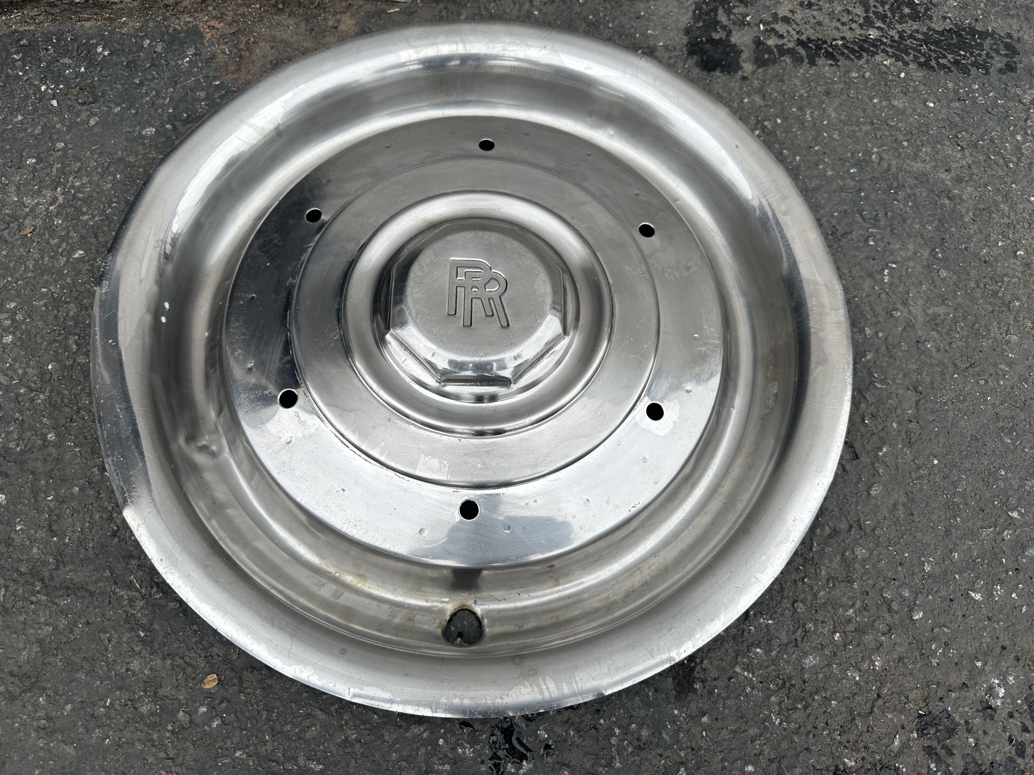 Rolls royce hubcaps deals