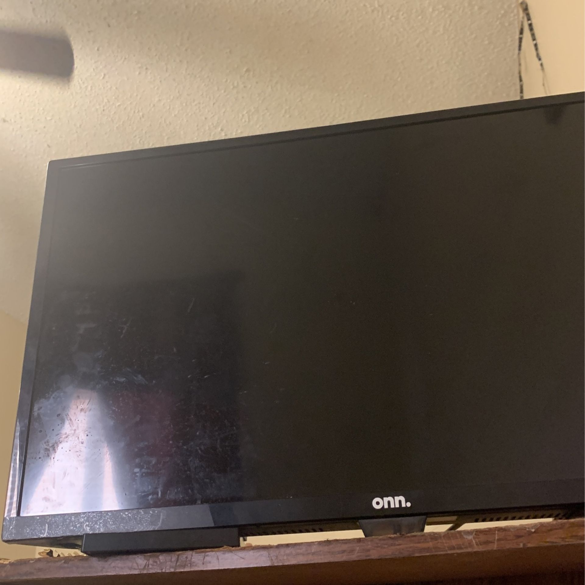 24”  Roku Onn Tv