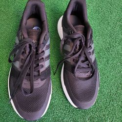 Addidas Tenis $26  Size 9 1/2 Wide Fit