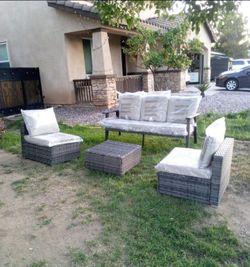 Brand new patio sofa set used as a display model display model patio SET 🆕