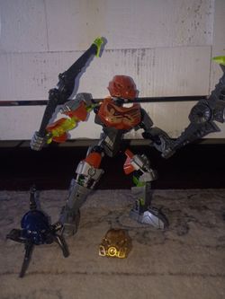 This is a LEGO Bionicle Pohatu - Master of Stone (70785) set.