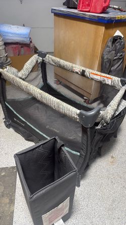 Baby Trend Portable Playard / Pack and Play