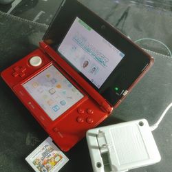 Nintendo 3DS - Red + Super Smash Bros Game - Excellent Condition TRADES WELCOME