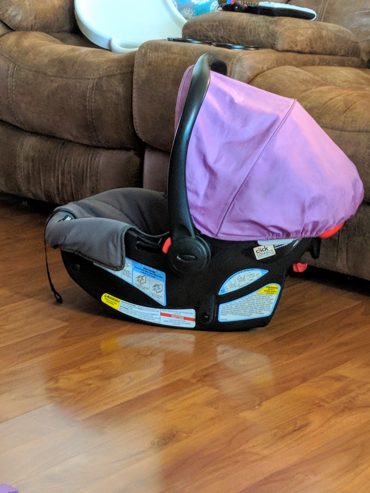 Graco click connect verb carseat in color Perry