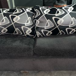 COUCH FOR SALE 