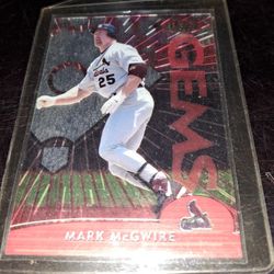 2000 Mark McGwire Topps Baseball Card + 4