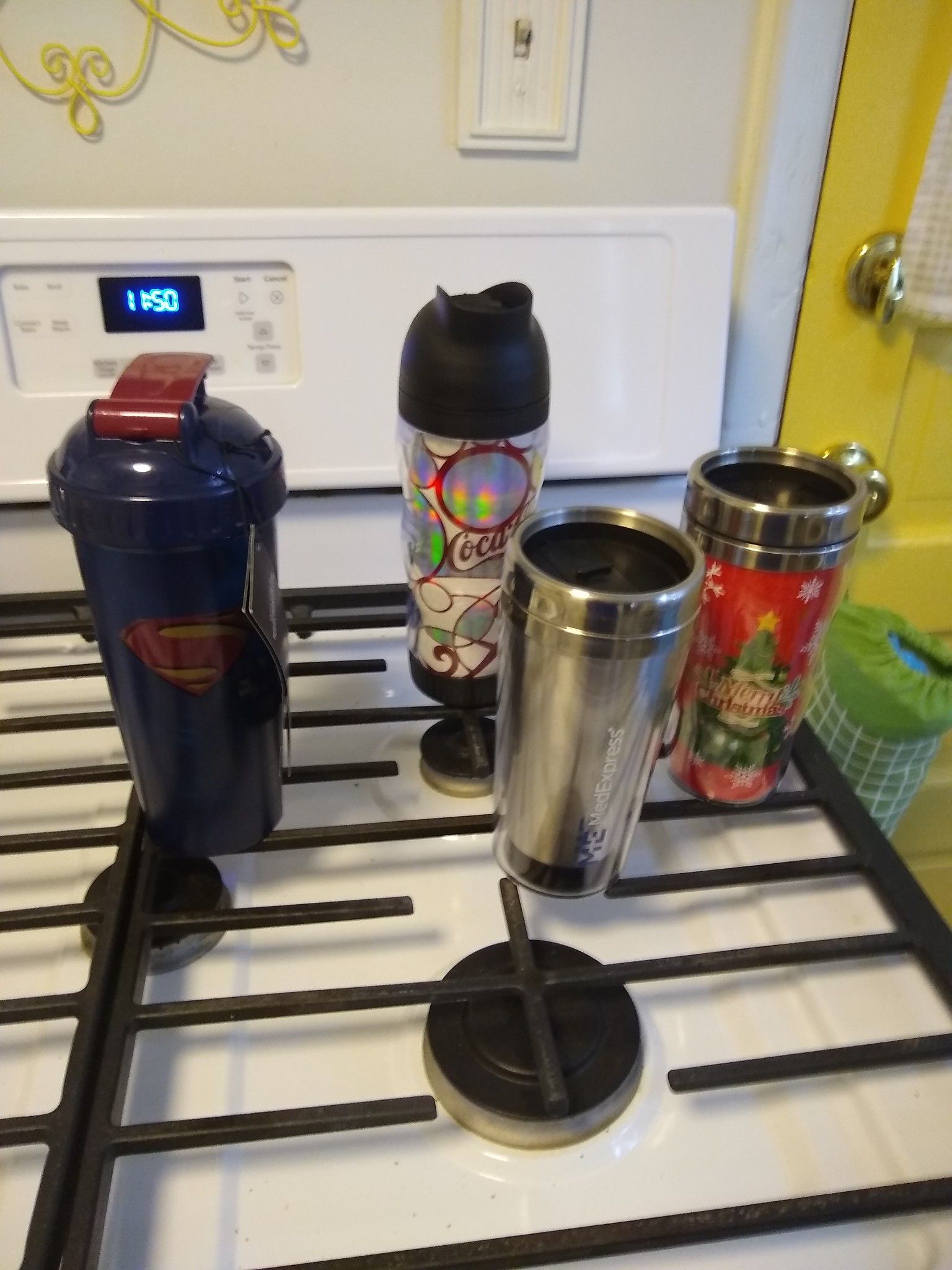 NWT blender and 3 travel mugs