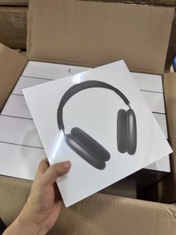 AirPods Max only shipping