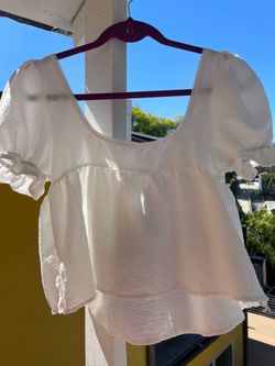 Cute white top