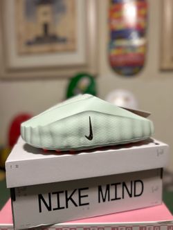 NIKE MIND 001 BARELY GREEN (WOMEN)