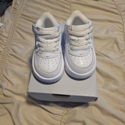 AF1 White Sz 7C 