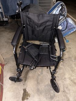 wheelchair with footrests