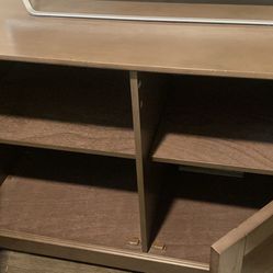 Small Tv Stand/caninet