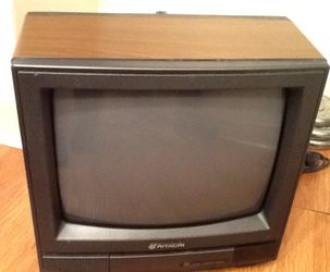 Hitachi box color tv Size 14"