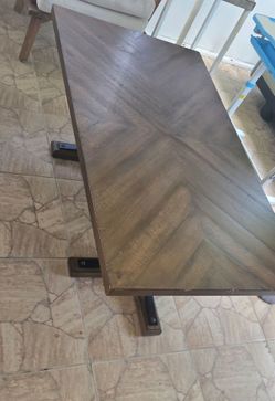 Beautiful coffee table for sale !