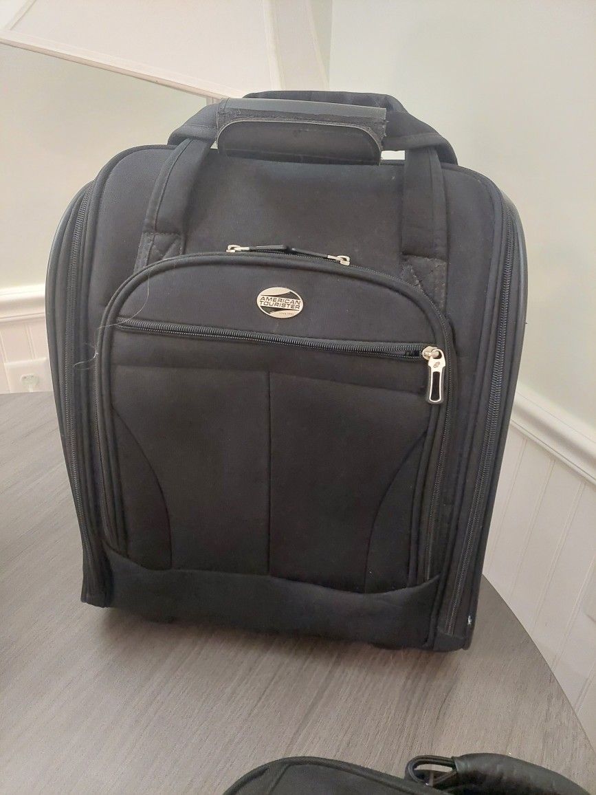American Tourister 18" Suitcase