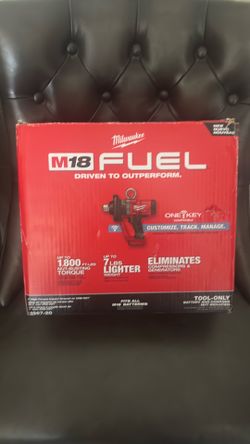 Milwaukee impact wrench with one key